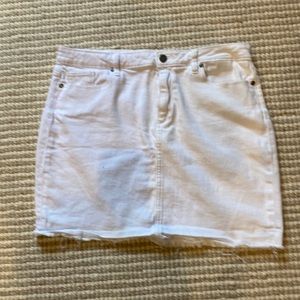 Paige white denim skirt on great condition